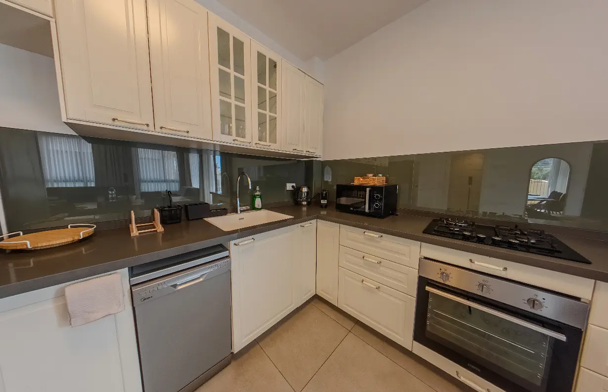 דירה עם מרפסת מהסלון